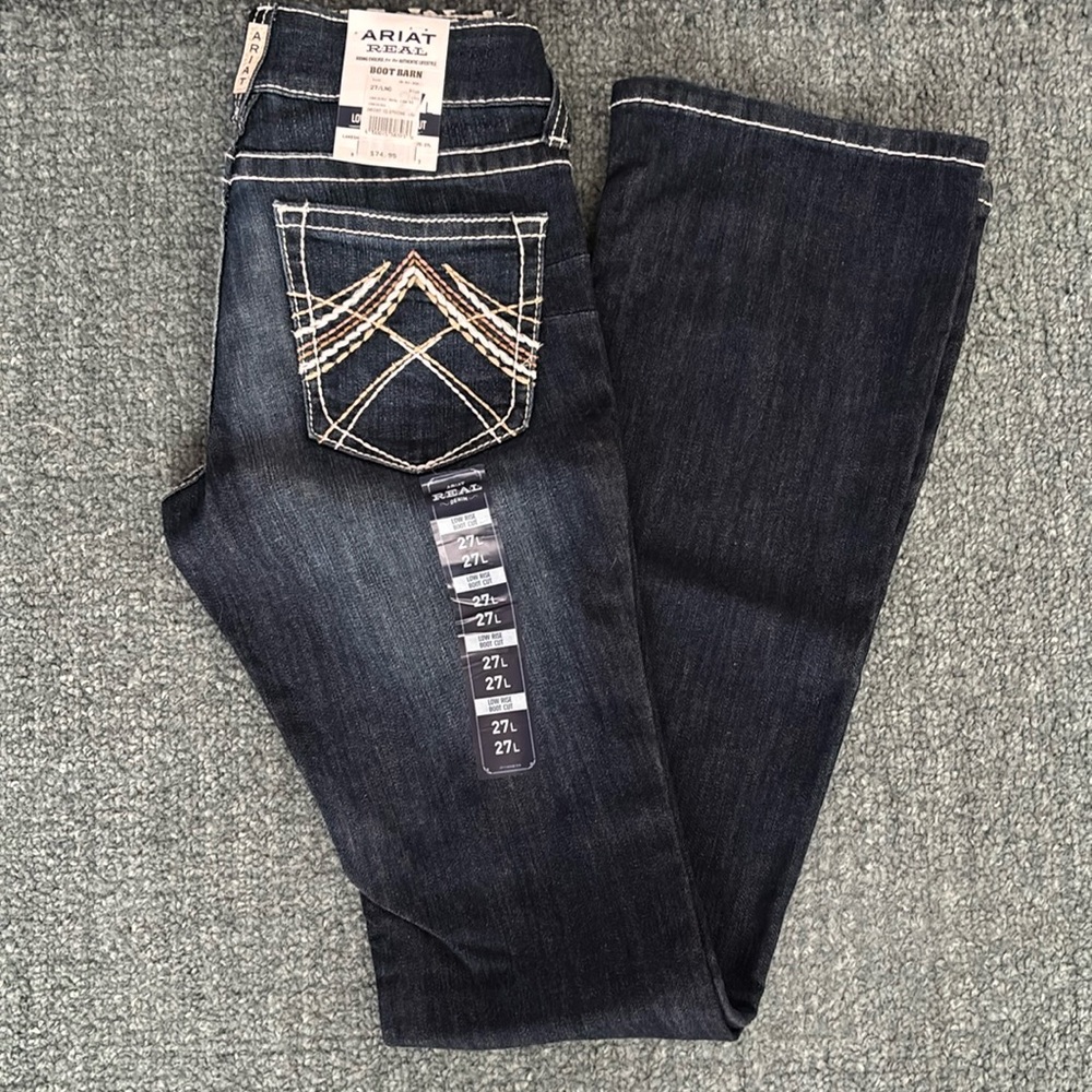 NEW Women’s Ariat R.E.A.L bootcut jeans 🐴